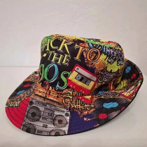 Bob 90: Reviva os anos 90 com este boina icônico e colorido – photo 2